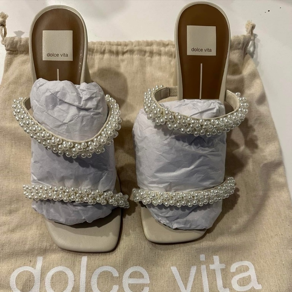 Dolce Vita Noel Wide Heels (9.5WIDE) Vanilla Pearls.